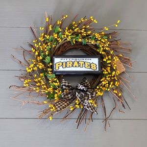 NWT Pittsburgh Pirates Decorative Black & Yellow Stick Wreath with Bow